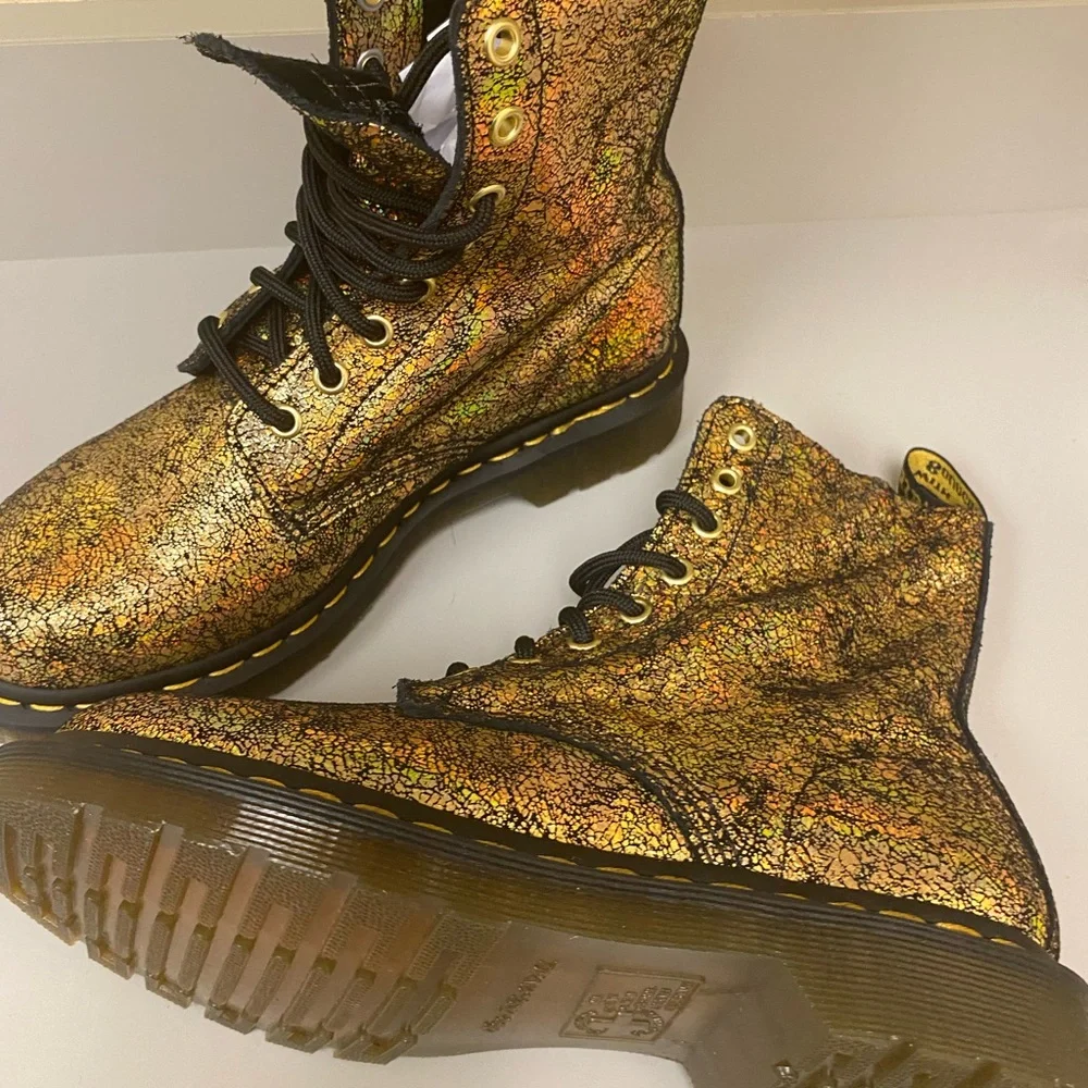 Dr Martens - Picture 4 of 11